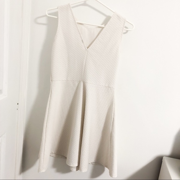 H&M Sleeveless Textured Skater Dress - Picture 2 of 3